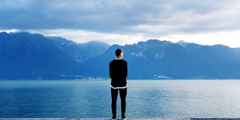 从奢华到高效：酒店用品采购中的家具选择与成本控制案例分析