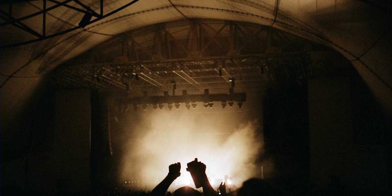 酒店厨房后场规划与高效工作流程设计：从酒店家具选配到动线优化